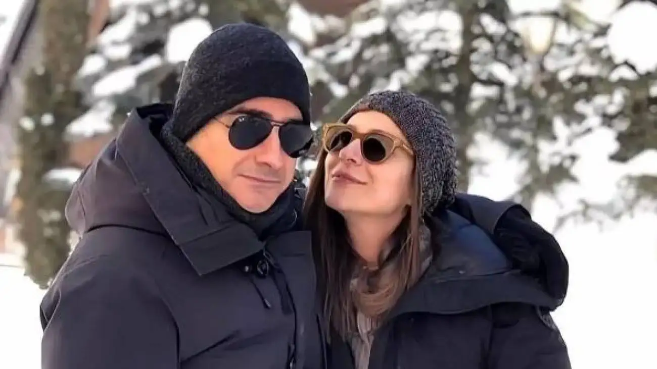 فیلم عاشقانه همایون شجریان با سحر دولتشاهی در کنسرت بین جمعیت ..سالن رفت رو هوا ....