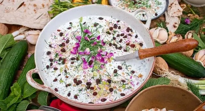 آب دوغ خیار برای چی خوبه ؟ ؛ خواص شگفت انگیز آب دوغ خیار