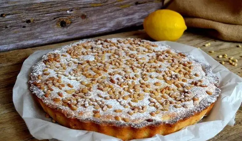 تورته دلا نونا؛ کیک اصیل مادربزرگ های ایتالیایی 