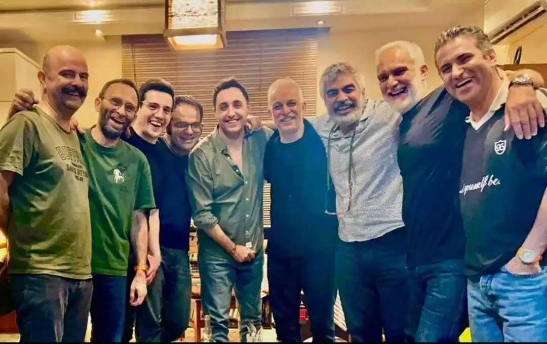 تصویر - یک قاب و یک شایعه بزرگ؛ فصل جدید لیسانسه ها در راه است؟