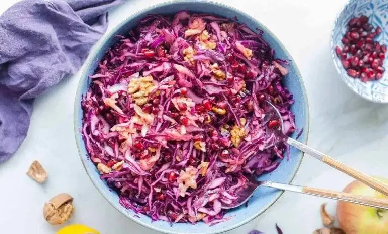 یک بشقاب سبزیجات کبابی + یک نوع سالاد فقط با چند قطره روغن