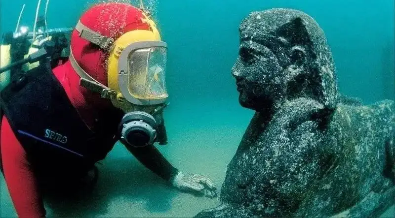 این شهرهای باستانی در دریای مدیترانه غرق شده اند - عکس