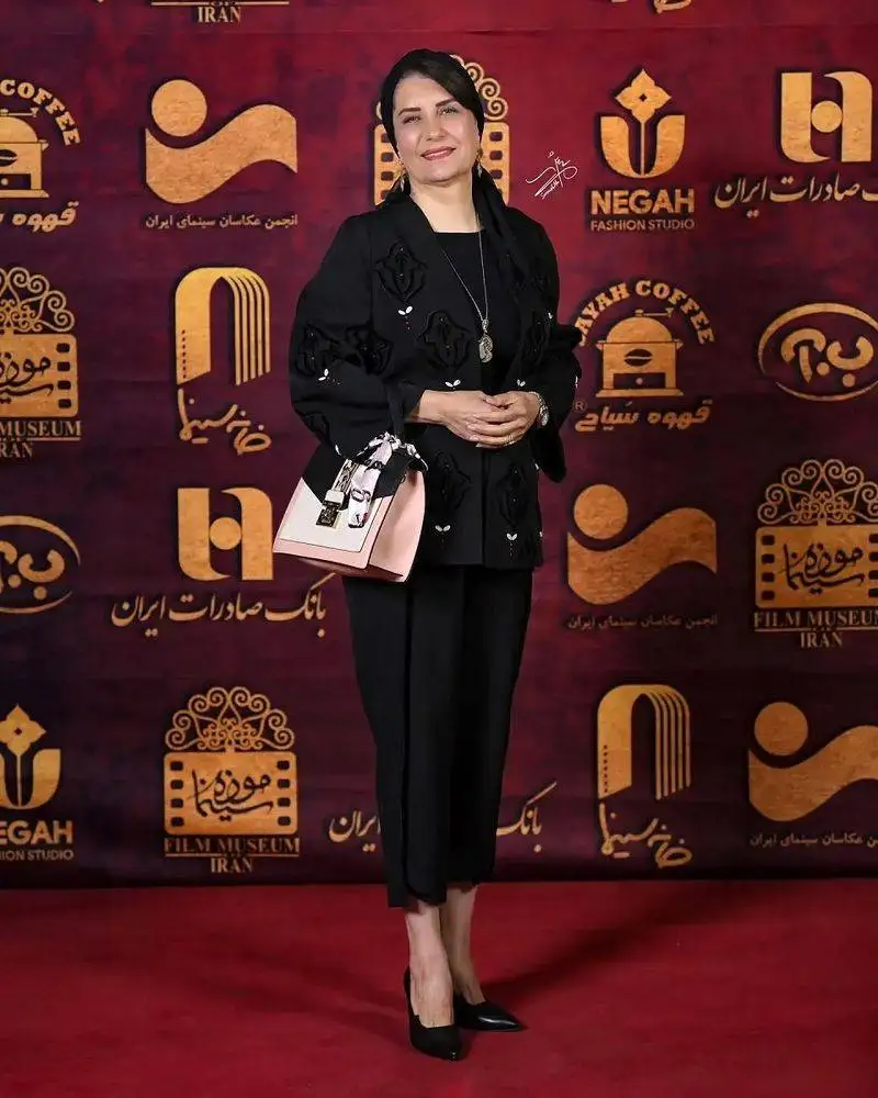 ظاهر جذاب و زیبایی بی نظیر مهتاب سریال از یاد رفته در آستانه 60 سالگی! - با وقار و اصیل - مثل همیشه!