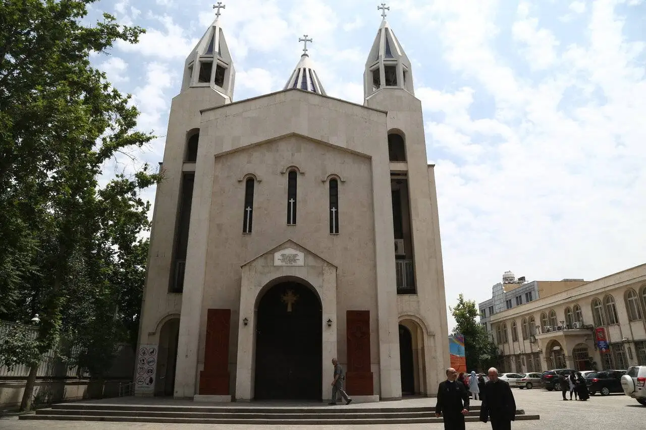 یادگارهای هموطنان مسیحی و یک همزیستی دیرینه در تهران