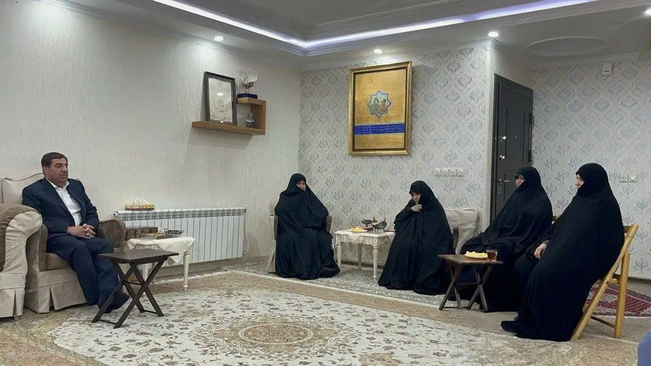 تازه ترین عکس از محمد مخبر در منزل شهید جمهور