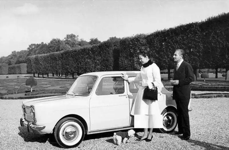 سفر به ایام قدیم سال 1340؛ سفر لاکچری به پاریس محمدرضا پهلوی و فرح دیبا در کنار سیمکا!