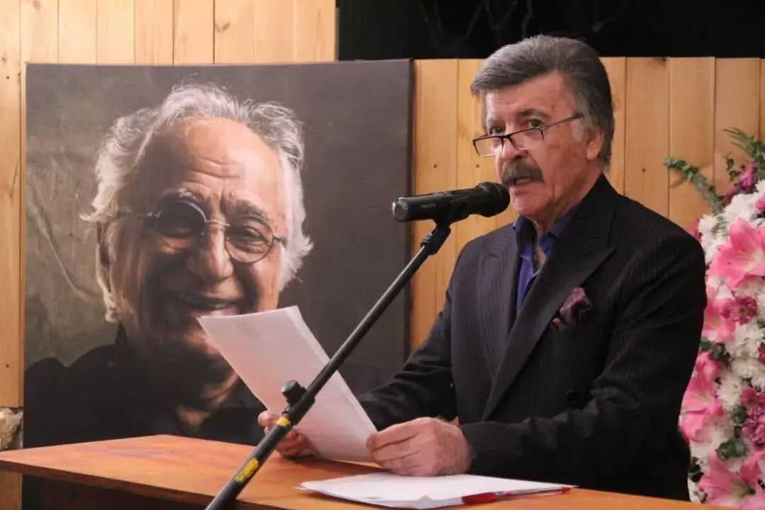 شاعری که اگر از او بپرسید چرا فیلم بازی کردی یا آواز خواندی؟ می گوید: دوست داشتم! - شمس لنگرودی 76 ساله شد