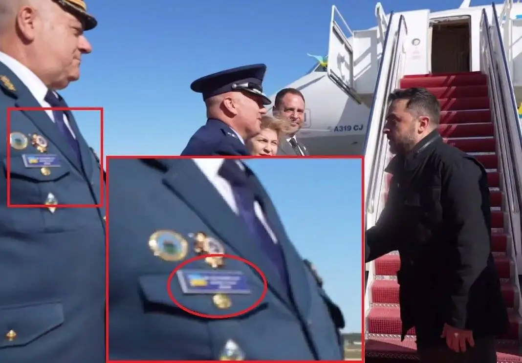 سقوط آقای رئیس جمهور در باند فرودگاه + تصویر - وقتی خلبان هواپیما نقش هیات دیپلماتیک را بازی کرد!