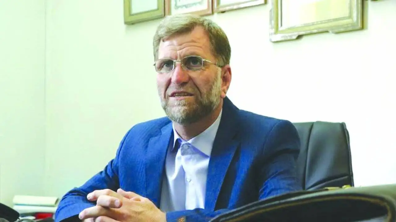 سه نسخه کلیدی یک اقتصاددان برای ترمیم اقتصاد ایران - عزتی: به بخش خصوصی و سرمایه گذاران خارجی توجه ویژه شود