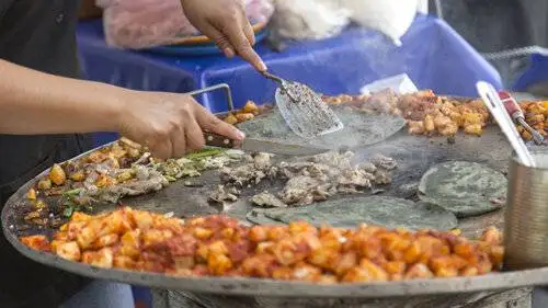 مسمومیت غذایی ارمغان خوراکی های خیابانی شب عید!