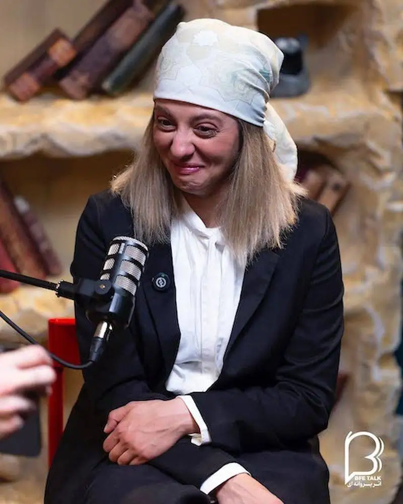 مهسا طهماسبی با کت وشلوار مشکی و اکسسوری های فانتزی درخشید - مامان کوچولو محبوب این روزها با این تصاویر وایرال شد!