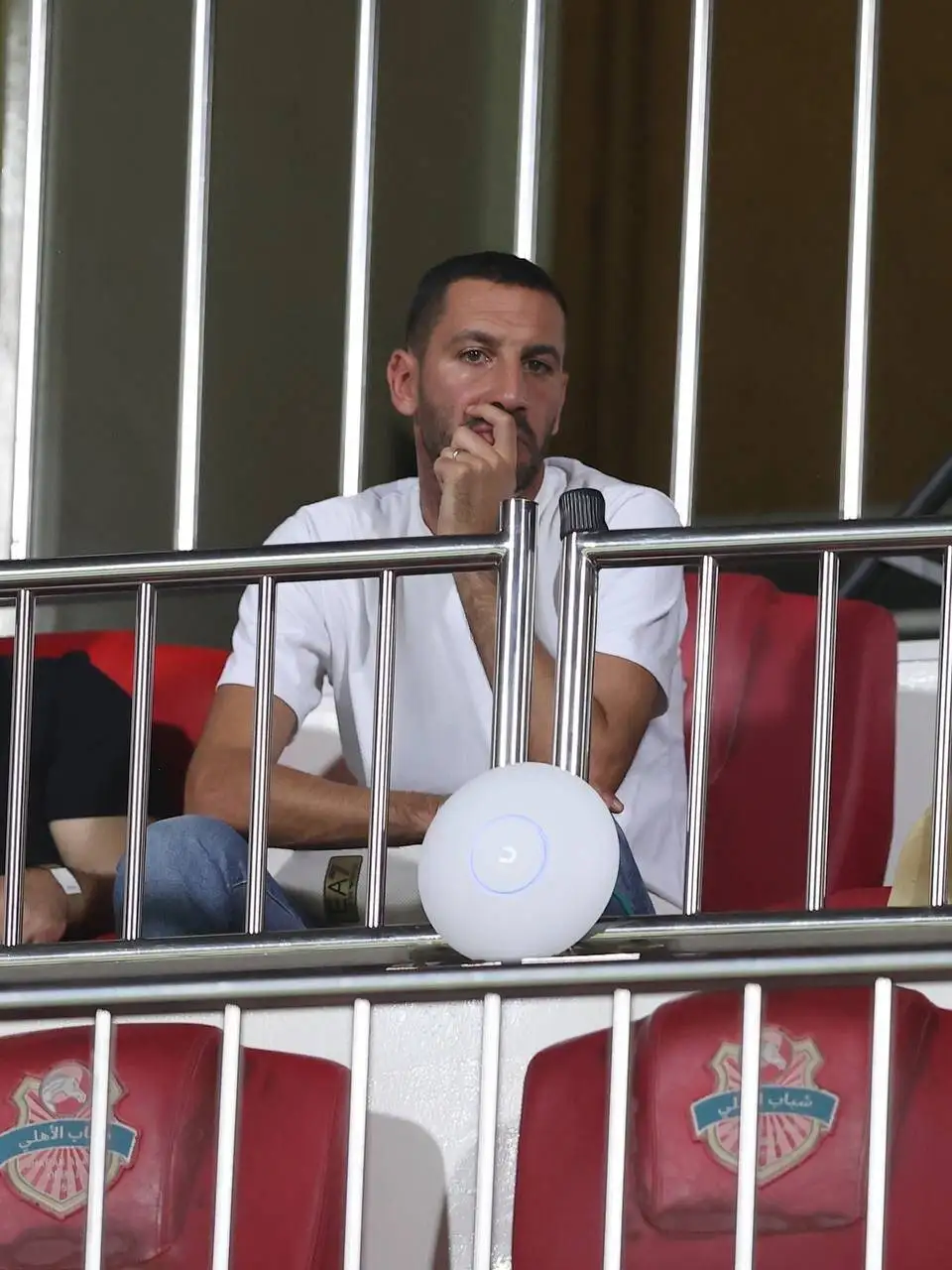 عکس - دستیار سابق مورینیو نظاره گر بازی ایران و تانزانیا