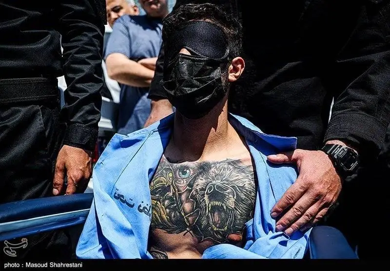 تصویر - خالکوبی جالب اراذل و اوباش خیابان بهشتی
