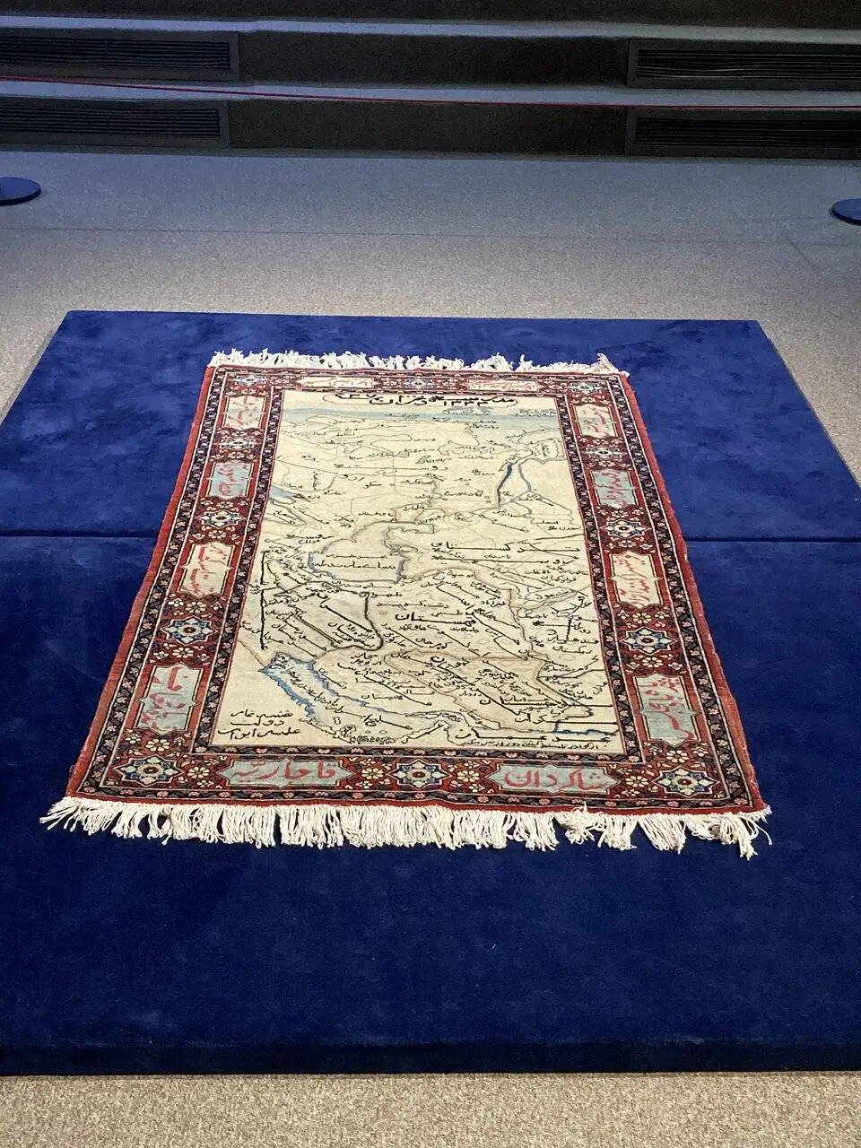 قالی های پر قصه