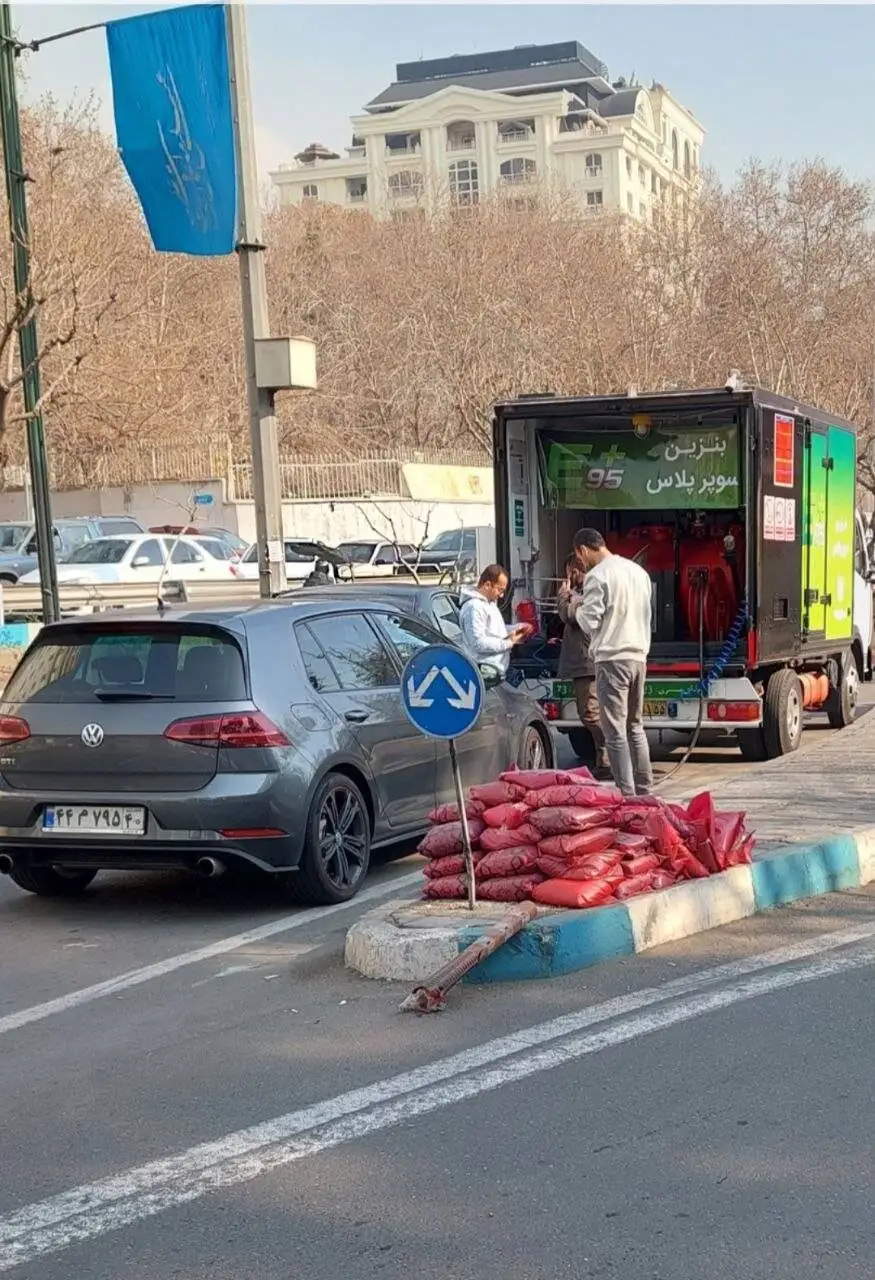 نخستین تصویر از پمپ بنزین های جدید - قیمت و مارمزد هر لیتر بنزین وارداتی اعلام شد