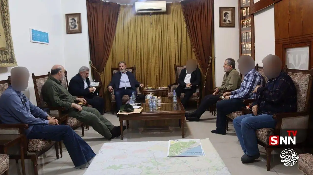 تصویر - تصویری از اتاق عملیات محور در شب 7 اکتبر 2023 با حضور شهید حاج رمضان