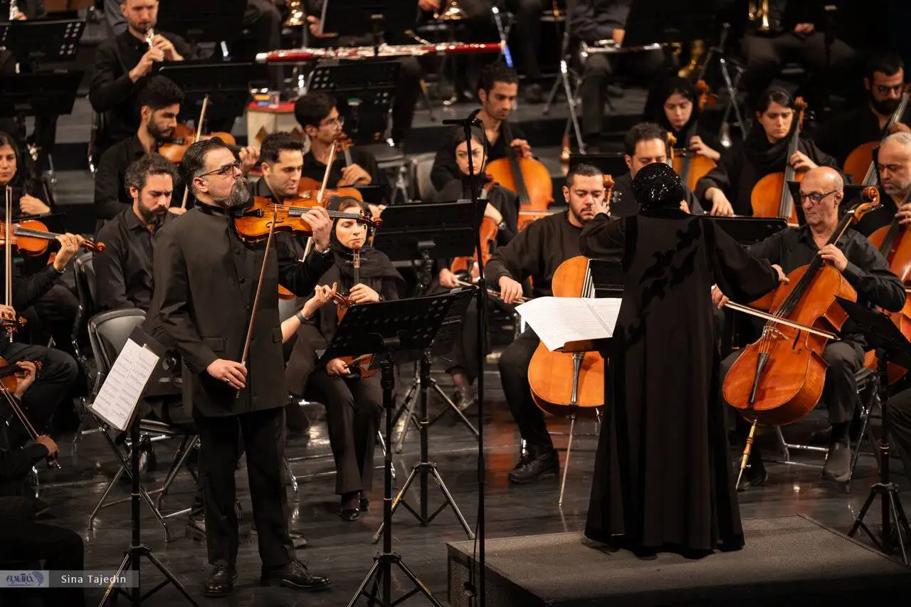 درخشش زنان در تالار وحدت - ارکستر سمفونیک تهران به رهبری پانیذ فریوسفی روی صحنه رفت