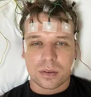 درخواست کمک یک مرد 32 ساله از پزشکان جهان - این مرد 2 سال است که نخوابیده