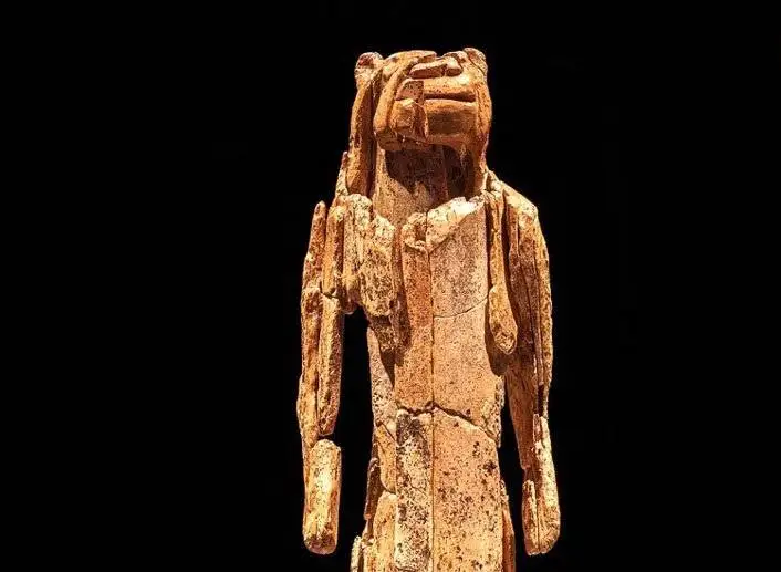 کهن ترین ساخته های دست بشر ؛ از مرد شیری 40 هزار ساله تا چرخ 5 هزار ساله + عکس