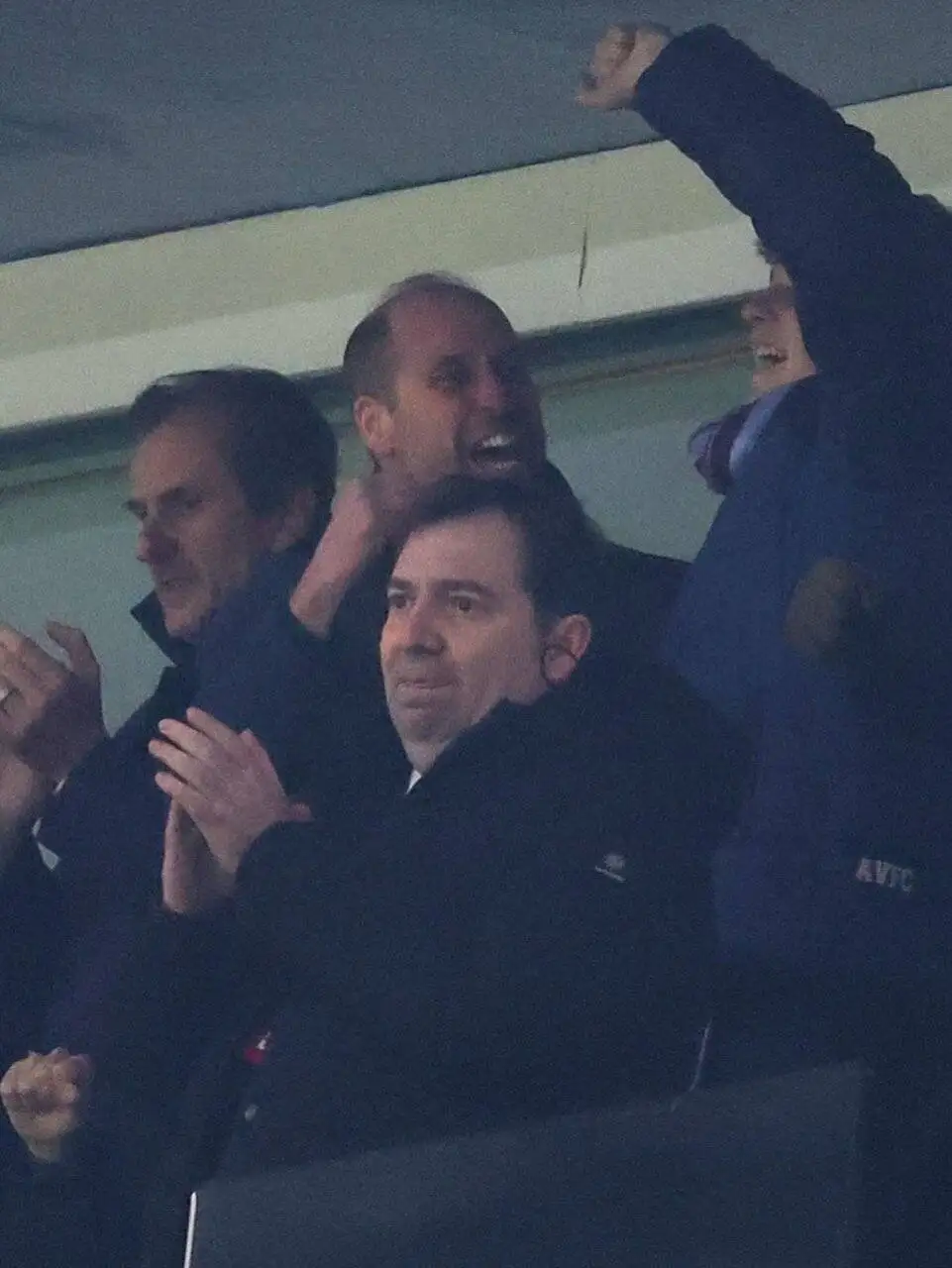 تصویر - شاهزاده انگلیسی تماشاگر بازی تیم محبوبش