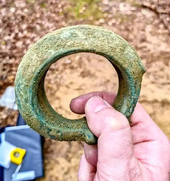 پیدا شدن جواهرات 2800 ساله توسط جویندگان آماتور + عکس