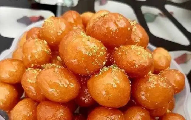 درست کردن لُقیمات ؛ دسر عربی با ماست برای افطارهای رمضان