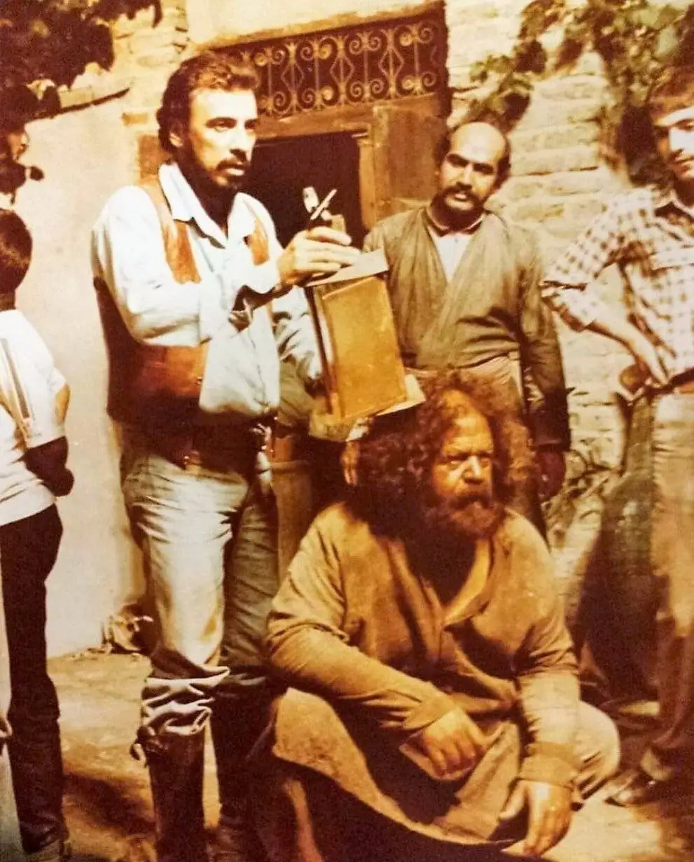 تهران گردی با شاعر سینمای ایران!