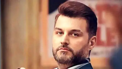 ویدیو - غوغای خوانندگی بی نظیر باربد بابایی به اصرار رامبد جوان - انقدر خوب میخونه محو آهنگ میشی...