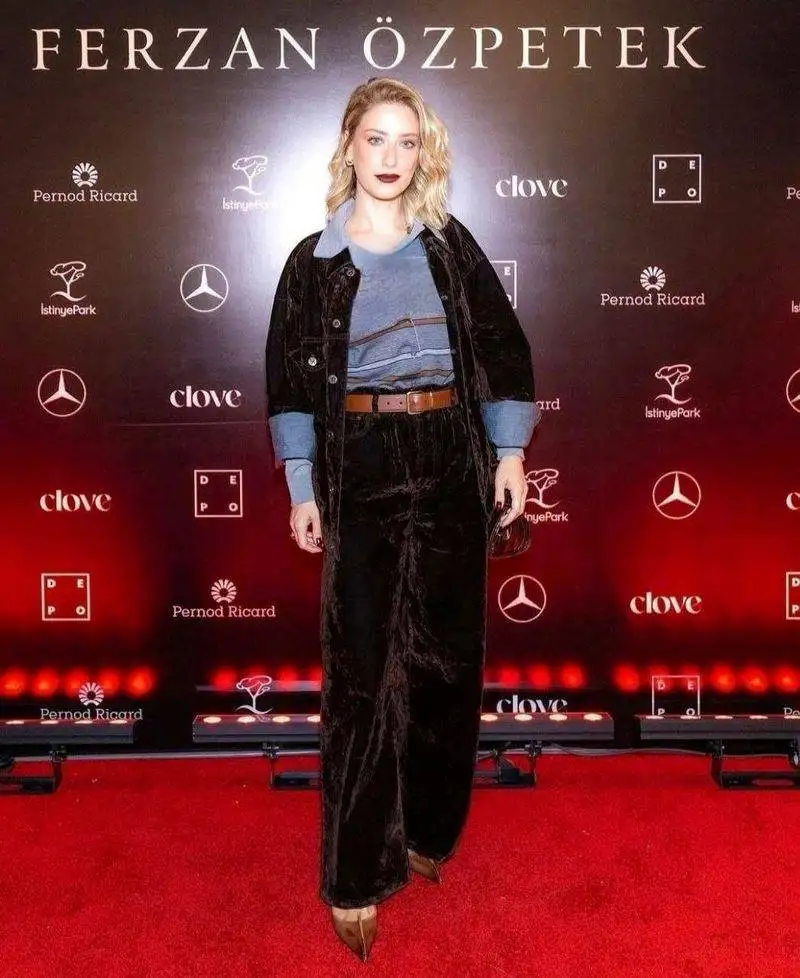 حضور بازیگران سریال عشق ممنوع بعد از 17 سال در جشن افتتاحیه یک فیلم 