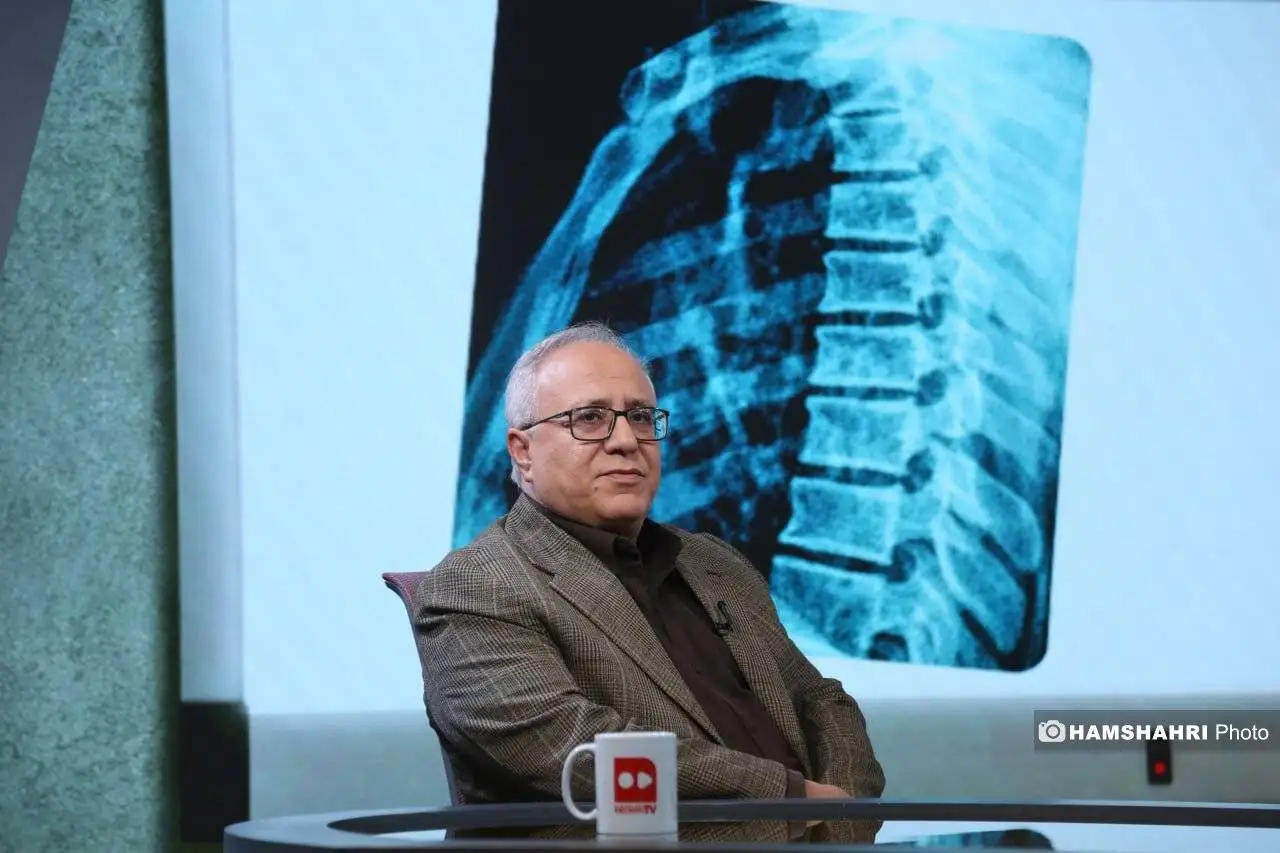 با ستون فقرات شوخی نکنید - قولنج شکستن با حوله علمی نیست