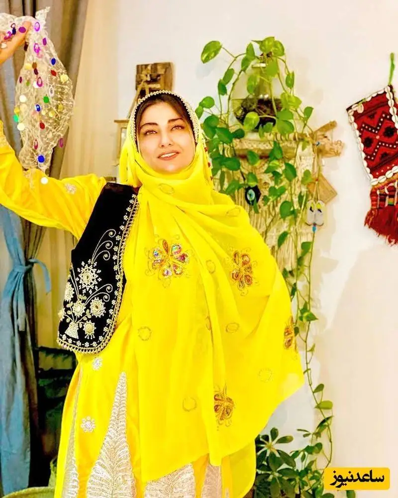 ویدیو - بررسی چیدمان لاکچری محیا دهقانی - از فرش درختی تا آینه کنسول سلطنتی، مجسمه سنگی .. - حیوان خانگی بازگوش همرنگ فرش ...