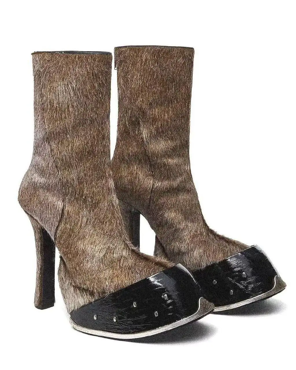 جنجالی ترین بوت مک کوئین به بازار آمد - قیمت: 2990 دلار ناقابل!