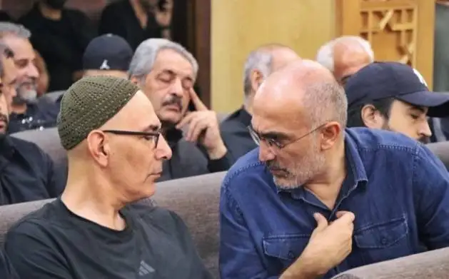 تصاویر حضور بازیگران در مراسم ختم پدر عباس جمشیدی فر، بازیگر سریال (اجل معلق) - از بهزاد خلج تا ....