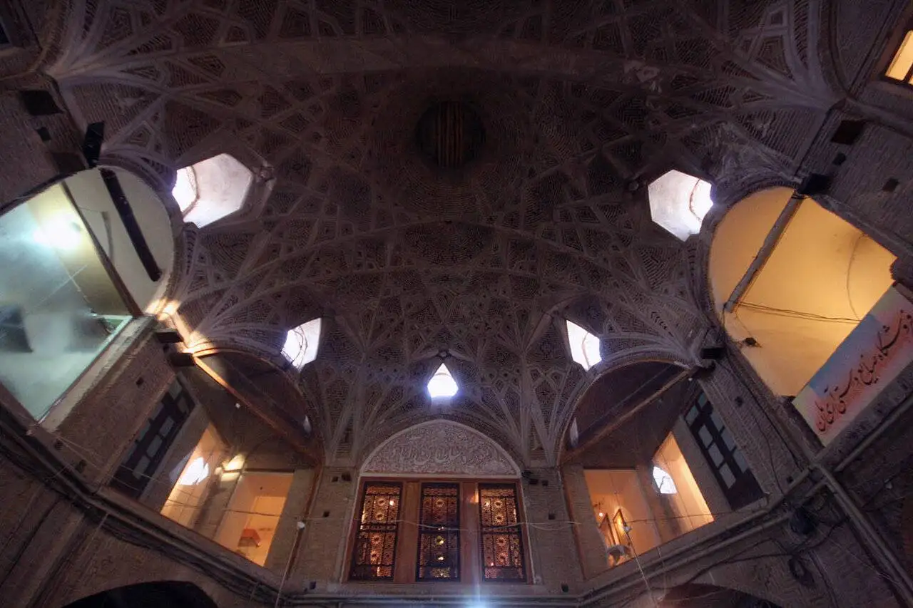 مرمت بازار اراک با کمک بازاریان - بازار 200 ساله در مسیر جهانی