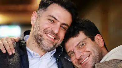 ویدیو - علی ضیا: میدونستین من و روزبه حصاری، بازیگر سریال (بچه مهندس) باجناق هستیم؟ - ببینید چی رو کرد ....