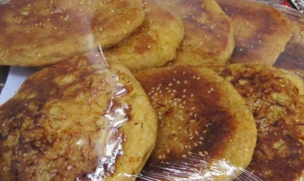 بوی نان تازه می آید همی!