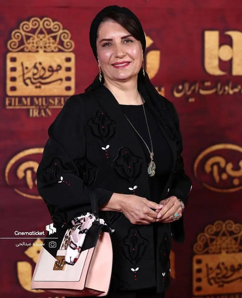 ظاهر جذاب و زیبایی بی نظیر مهتاب سریال از یاد رفته در آستانه 60 سالگی! - با وقار و اصیل - مثل همیشه!