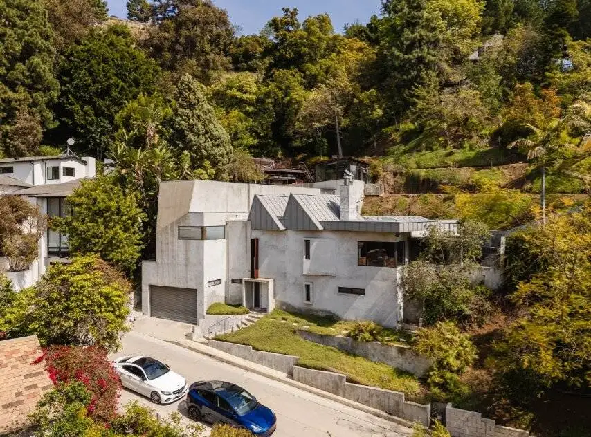 خانه زیبای کارگردان معروف در هالیوود به فروش گذاشته شد - قیمت؟ 15 میلیون دلار