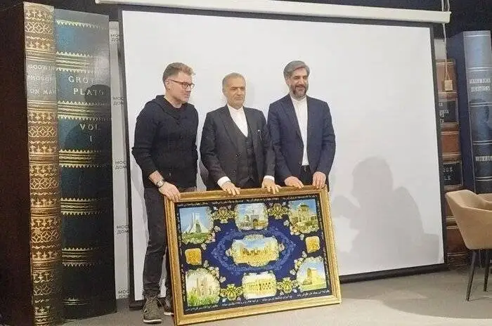 انتشار رمان روسی درمورد زندگی سردار حاج قاسم سلیمانی - شغال ها حریف شیر نمی شوند