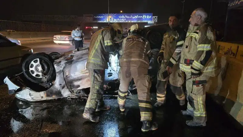 حادثه ناگوار رانندگی در حوالی شهرک واوان - راننده زنده زنده در آتش سوخت + تصاویر