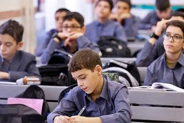 85 تا 90 درصد دانش آموزان انگیزه ای برای یادگیری ندارند - مخالفت نهادهای قدرت با تغییر محتوای آموزشی - از معلمان 80 ساله درخواست بازگشت به کار دارند