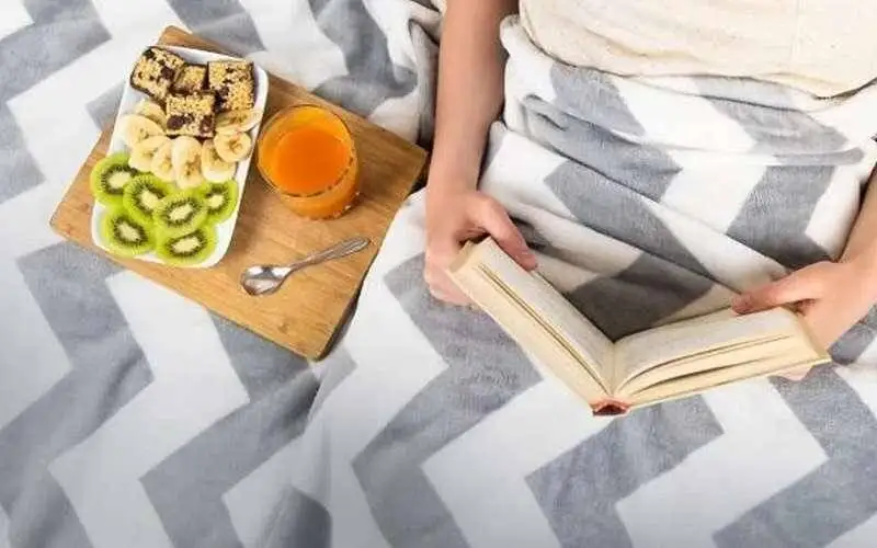 چه غذاهایی برای شب بخوریم که خواب راحت تری داشته باشیم؟