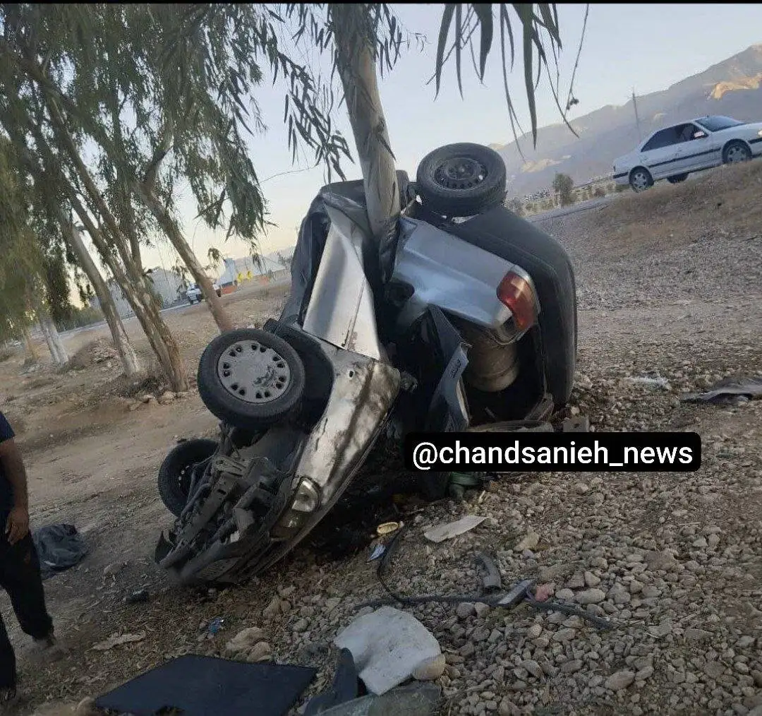 تصویر باورنکردنی از تصادف یک پراید - ماشین از وسط تا شد!
