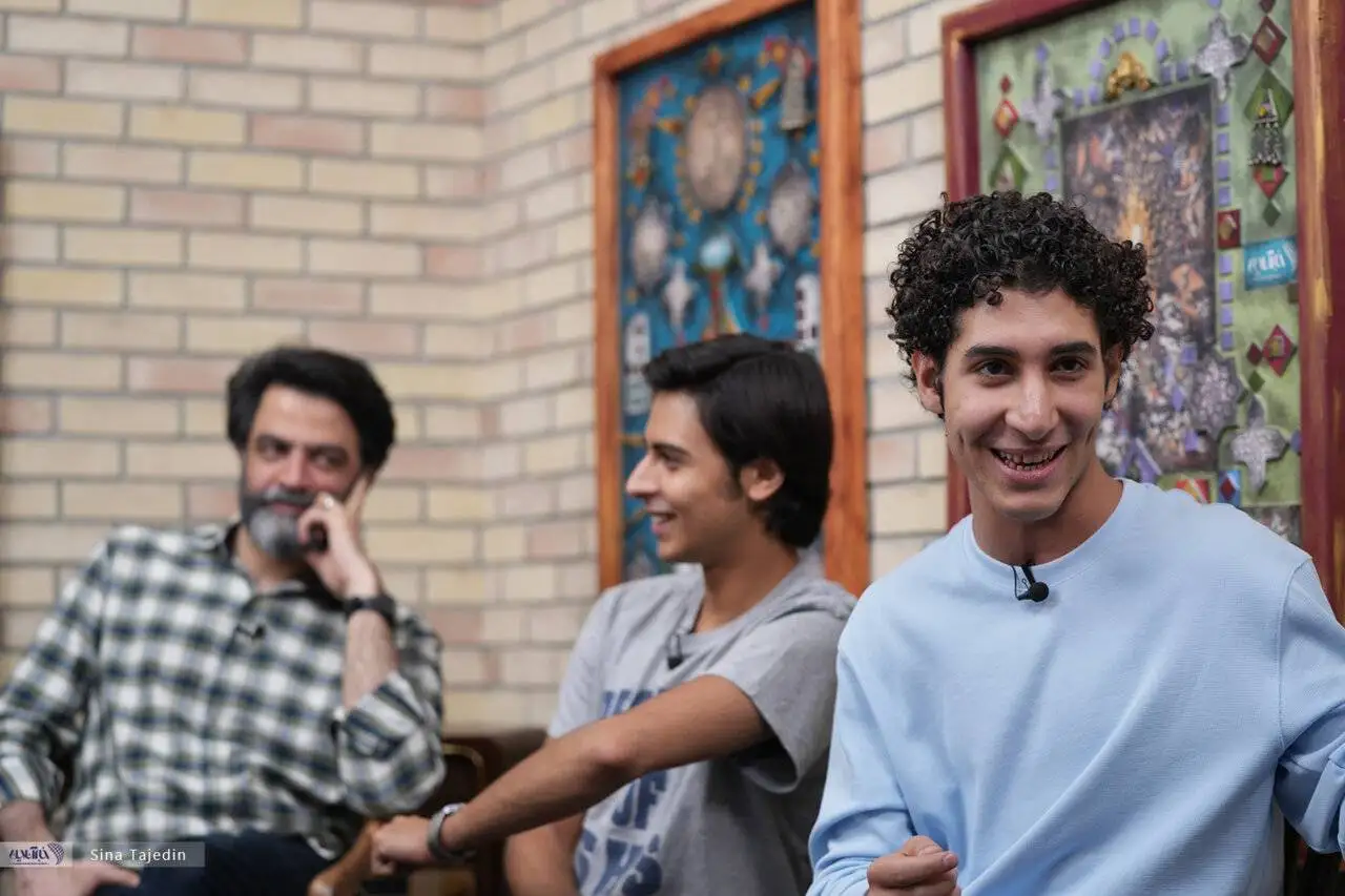 این که باید از (شهید) هم دفاع کرد، نشان از شکاف بزرگ اجتماعی است - قراری بر تغییر پایان فیلم نبود - معرفی چهار بازیگر به سینمای نوجوان با (بچه مردم)