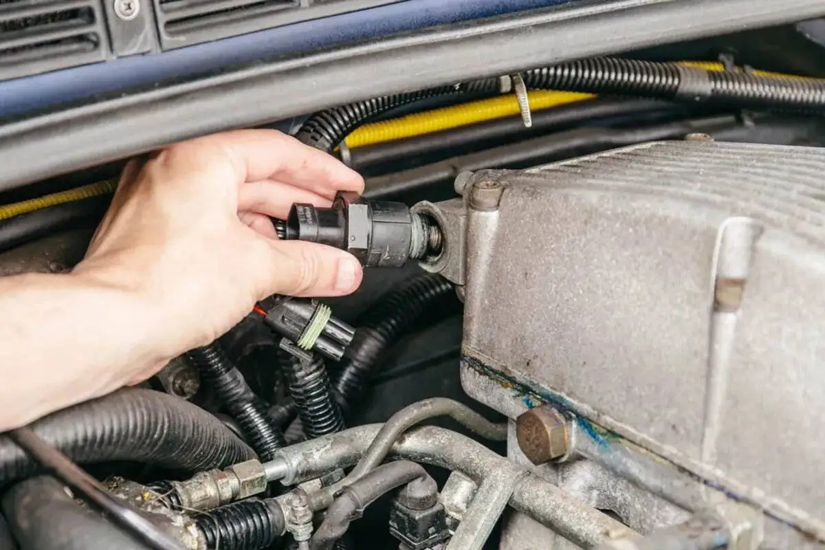 دلیل خفگی و گاز نخوردن ماشین پراید و پژو 405 + راه های رفع مشکل خفگی ماشین