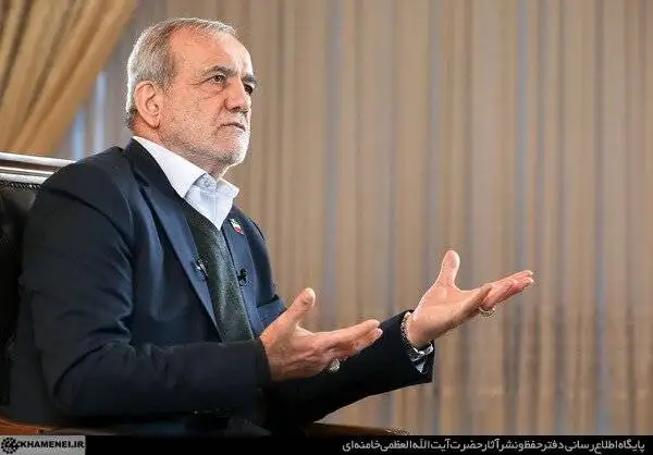 احتمال افزایش دوباره قیمت بنزین - یک بام و دو هوای پزشکیان درمورد بنزین چگونه رقم خورد؟