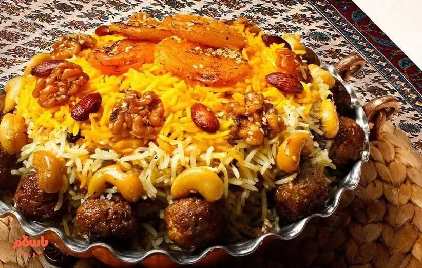 چه غذاهایی را می توان با خرما تهیه کرد؟
