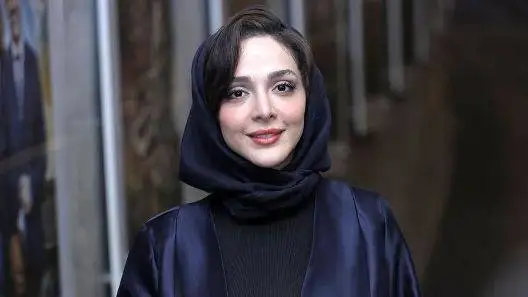 تصاویر - المیرا دهقانی زیباتر از همیشه در جشن امضای کتاب ... - خوش استایل و تیپ مینیمال 