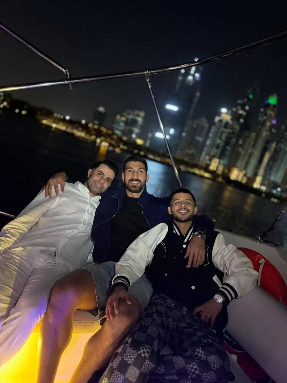 تصویر - جشن تولد لاکچری ستاره پرسپولیسی در امارات با حضور قایدی