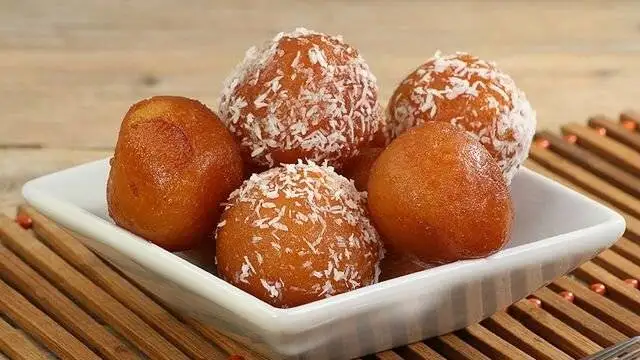 درست کردن لُقیمات ؛ دسر عربی با ماست برای افطارهای رمضان